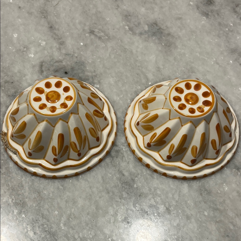 Vintage 4.5” Ceramic Wall Mold Ornaments – Hand-Painted – Set of 2